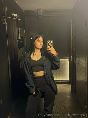 Karinasweety69 OnlyFans Leaked Free Thumbnail Picture - #UjaRW8AHXe
