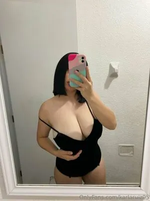 Karlaruiz05 OnlyFans Leaked Free Thumbnail Picture - #4tU5GodAFC