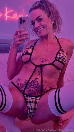 Karlathehotwife OnlyFans Leaked Free Thumbnail Picture - #3GA8DuE1GZ
