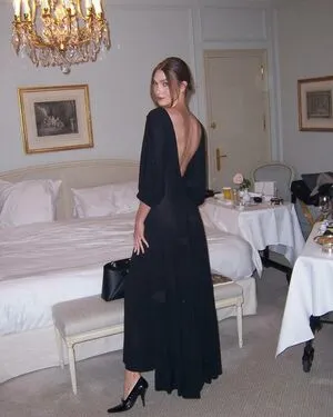 Karlie Kloss OnlyFans Leaked Free Thumbnail Picture - #XnJyJcon27