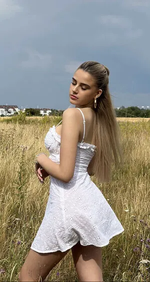 Karlotta Nila OnlyFans Leaked Free Thumbnail Picture - #x8FKO2xGWB
