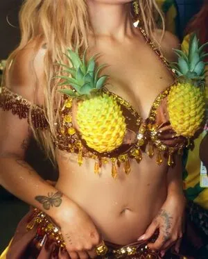 Karol G OnlyFans Leaked Free Thumbnail Picture - #EXvtrlmnqX