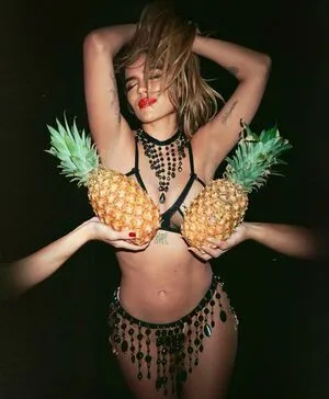 Karol G OnlyFans Leaked Free Thumbnail Picture - #eniA5Onkmg