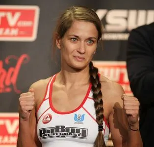 Karolina Kowalkiewicz OnlyFans Leaked Free Thumbnail Picture - #tItmZSqg6s