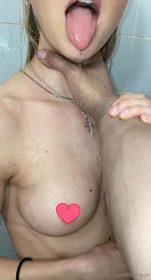 Karolineraun OnlyFans Leaked Free Thumbnail Picture - #q9ygBqVh70
