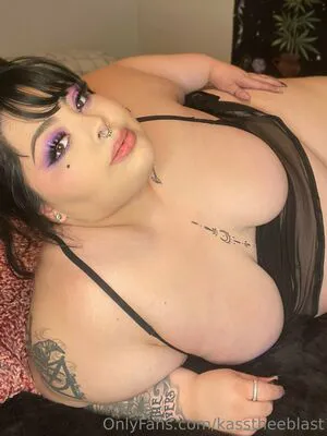 Kasstheeblast OnlyFans Leaked Free Thumbnail Picture - #2bAboldar4