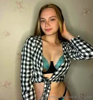 Kat But No Hat OnlyFans Leaked Free Thumbnail Picture - #4RLNMlWnaj
