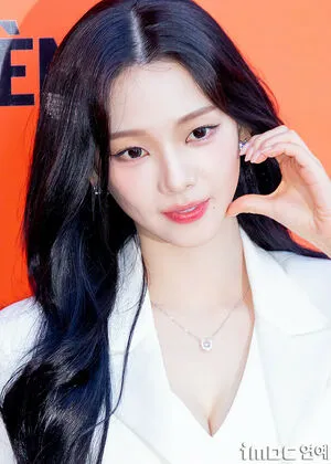 Katarinabluu OnlyFans Leaked Free Thumbnail Picture - #6WVDj3Xcv4