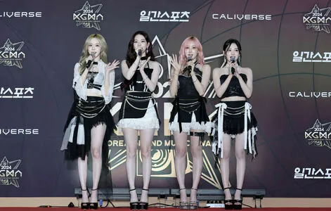 Katarinabluu OnlyFans Leaked Free Thumbnail Picture - #AoeUv3mrsL