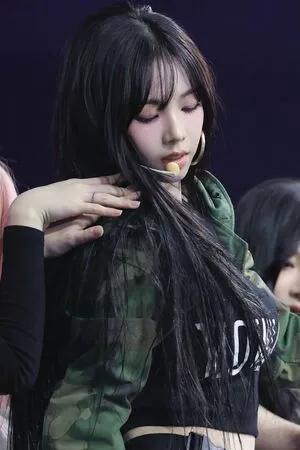 Katarinabluu OnlyFans Leaked Free Thumbnail Picture - #M4dBeeUGMB