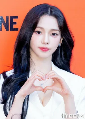 Katarinabluu OnlyFans Leaked Free Thumbnail Picture - #ORrB1cH7Ho