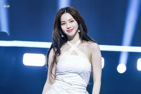 Katarinabluu OnlyFans Leaked Free Thumbnail Picture - #YQU5DLiap3