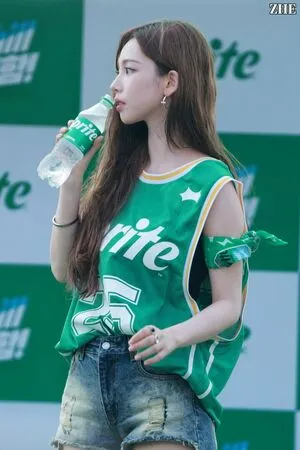 Katarinabluu OnlyFans Leaked Free Thumbnail Picture - #YcPOkI7Pfg