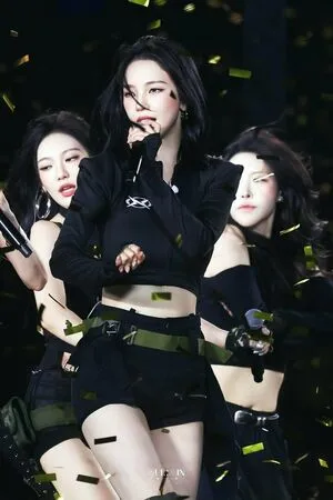 Katarinabluu OnlyFans Leaked Free Thumbnail Picture - #dscdn1Gxd6