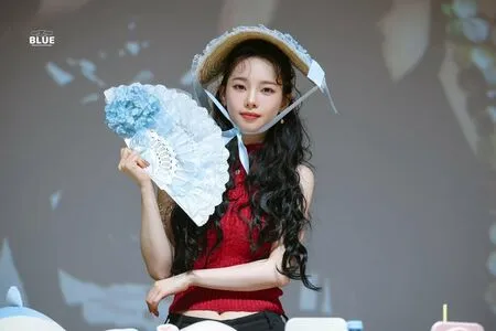 Katarinabluu OnlyFans Leaked Free Thumbnail Picture - #fEbnm19oVM