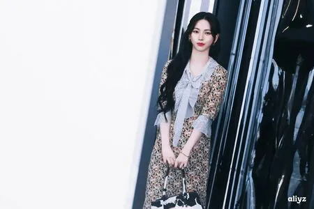 Katarinabluu OnlyFans Leaked Free Thumbnail Picture - #j8wl3RDJsD