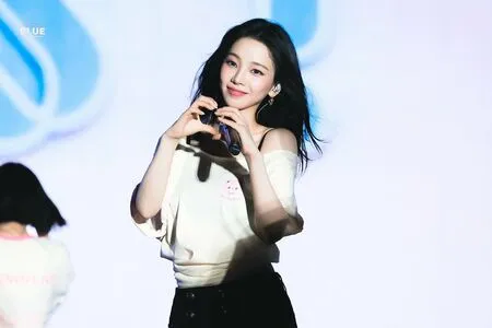 Katarinabluu OnlyFans Leaked Free Thumbnail Picture - #mttL7NAjtV