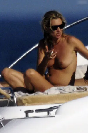 Kate Moss OnlyFans Leaked Free Thumbnail Picture - #k7ykmnDMTJ