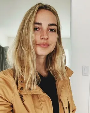Katelyn Tarver OnlyFans Leaked Free Thumbnail Picture - #4NAHC7Hy31