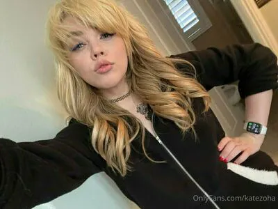 Katezoha OnlyFans Leaked Free Thumbnail Picture - #132R3C9sD3