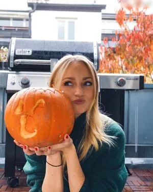 Katharina Kleinfeldt OnlyFans Leaked Free Thumbnail Picture - #vqCDC5Fzc2