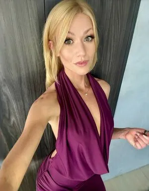 Katherine McNamara OnlyFans Leaked Free Thumbnail Picture - #AZS9inw4oT