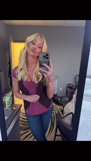 Katherine McNamara OnlyFans Leaked Free Thumbnail Picture - #H26rngh0z4