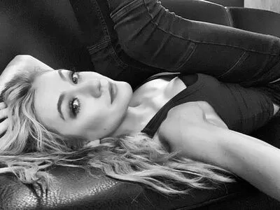Katherine McNamara OnlyFans Leaked Free Thumbnail Picture - #Jh2uBwEaP4