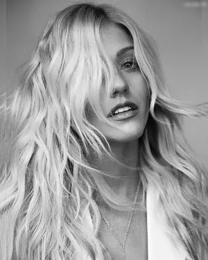 Katherine McNamara OnlyFans Leaked Free Thumbnail Picture - #Xe4ezjAt46