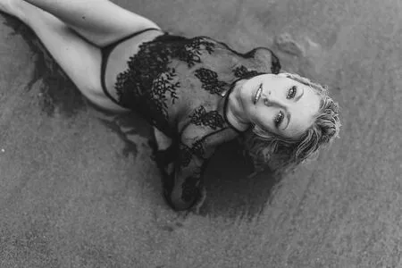 Katherine McNamara OnlyFans Leaked Free Thumbnail Picture - #XnPetsFn0J