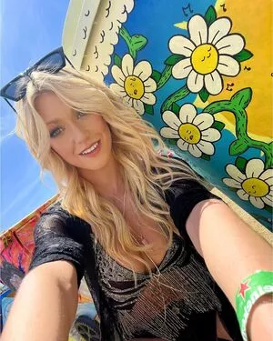 Katherine McNamara OnlyFans Leaked Free Thumbnail Picture - #a33gfan2Jq