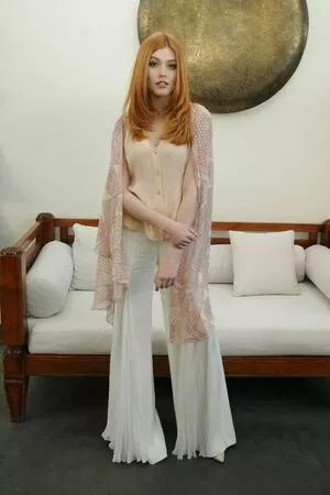 Katherine McNamara OnlyFans Leaked Free Thumbnail Picture - #dOH5ebKTJ9
