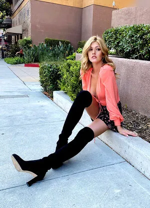 Katherine McNamara OnlyFans Leaked Free Thumbnail Picture - #fFt5LCgfs1