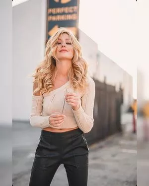 Katherine McNamara OnlyFans Leaked Free Thumbnail Picture - #gU5UF1xdMq