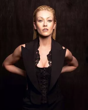 Katherine McNamara OnlyFans Leaked Free Thumbnail Picture - #jcmsii8fPA