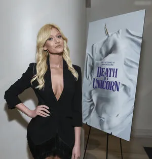 Katherine McNamara OnlyFans Leaked Free Thumbnail Picture - #xm7n8spurE