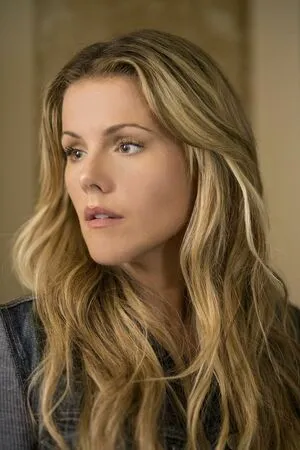 Kathleen Robertson OnlyFans Leaked Free Thumbnail Picture - #iwToDvi9PN