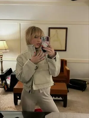 Kathryn Newton OnlyFans Leaked Free Thumbnail Picture - #99DBpc7FzB