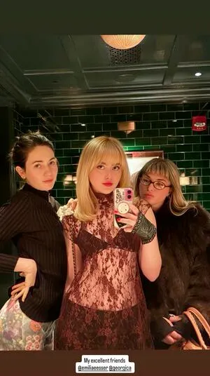 Kathryn Newton OnlyFans Leaked Free Thumbnail Picture - #kygubc2xAC