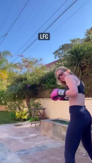 Kathryn Newton OnlyFans Leaked Free Thumbnail Picture - #l5N2t9Axjj