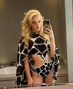 Kathryn Newton OnlyFans Leaked Free Thumbnail Picture - #mDQ2nITnAL