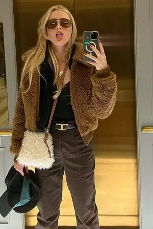 Kathryn Newton OnlyFans Leaked Free Thumbnail Picture - #wPX8u9DnaM