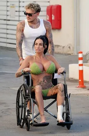 Katie Price OnlyFans Leaked Free Thumbnail Picture - #8xNzjbv57S