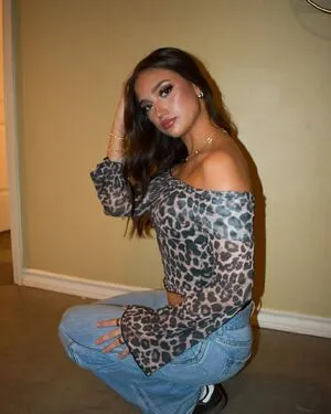 Katie Thompson OnlyFans Leaked Free Thumbnail Picture - #ETtT282UBc