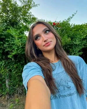 Katie Thompson OnlyFans Leaked Free Thumbnail Picture - #b6d6eD1neH