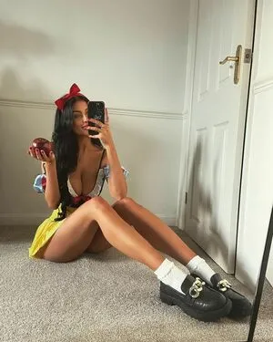 Katie Wilson OnlyFans Leaked Free Thumbnail Picture - #5dRzTApne3