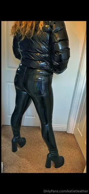 Katietleather OnlyFans Leaked Free Thumbnail Picture - #D6KWzOiw71