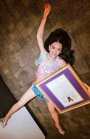 Katy Perry OnlyFans Leaked Free Thumbnail Picture - #8P4r1N6hlp