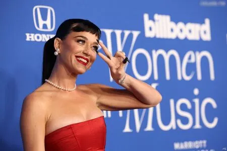 Katy Perry OnlyFans Leaked Free Thumbnail Picture - #e5z8LMc3a7