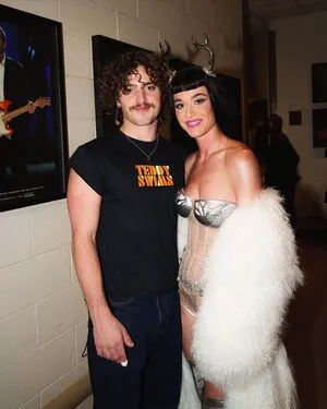 Katy Perry OnlyFans Leaked Free Thumbnail Picture - #whmNyiAZJo